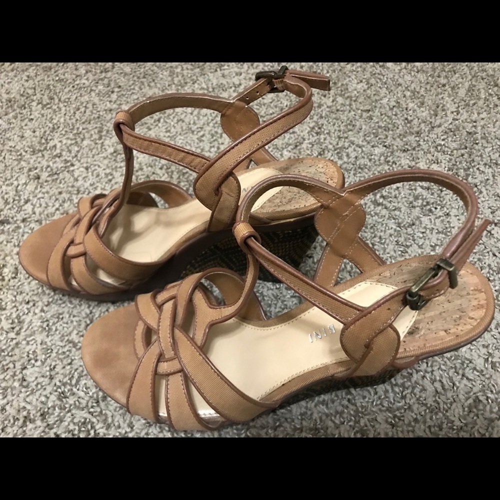 LIKE NEW Gianni Bini leather and canvas sandals